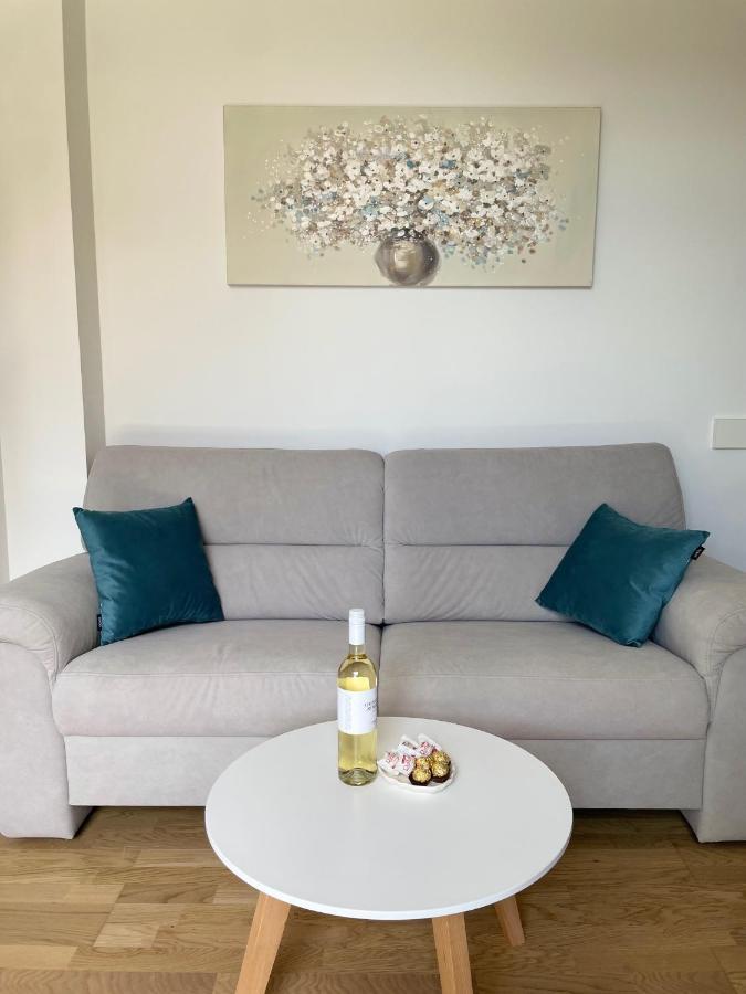 Studio Apartment Maris โปดสตรานา ภายนอก รูปภาพ
